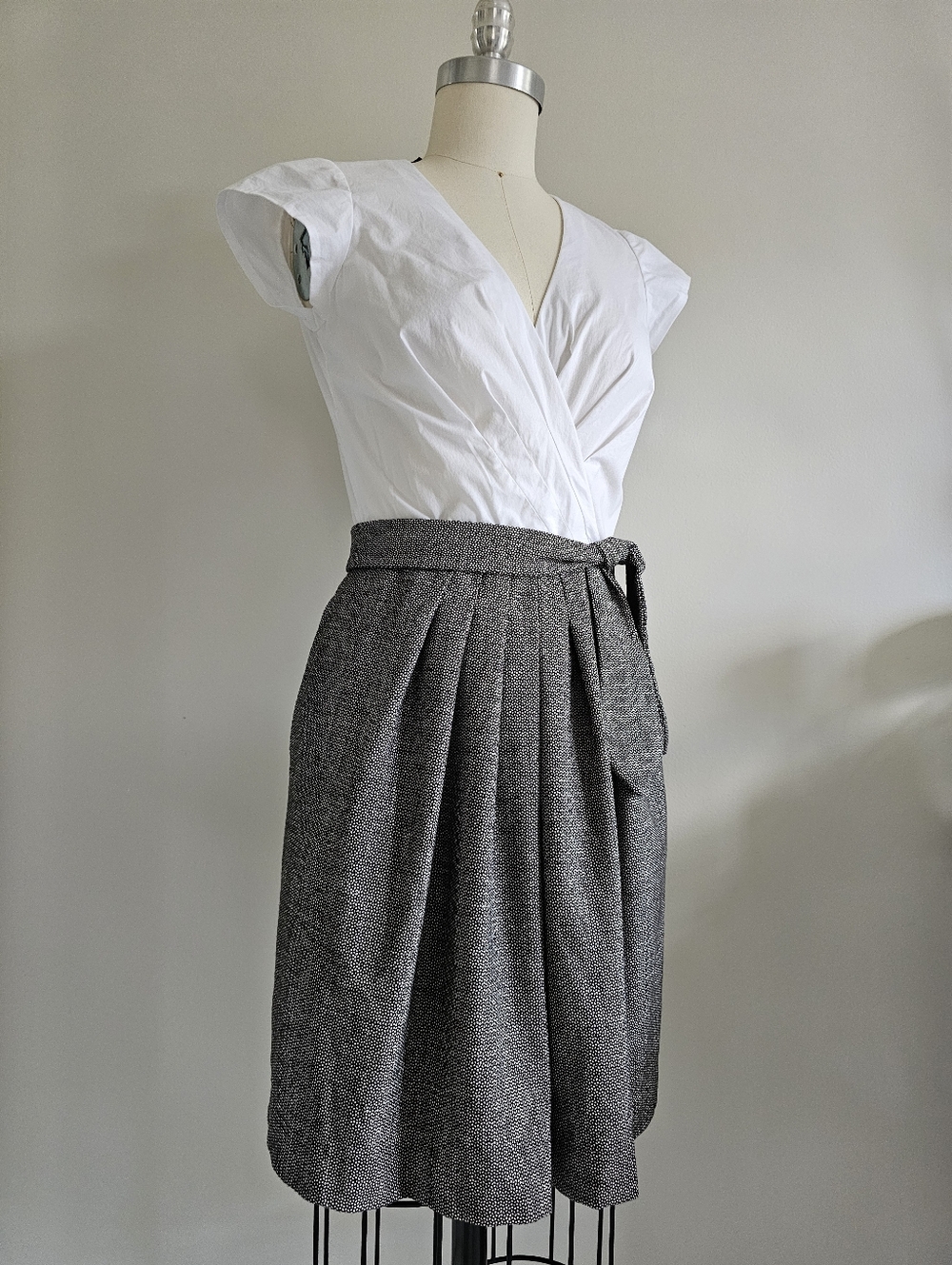 REBECCA TAYLOR wool and cotton combination dress, in tan and white with pleats